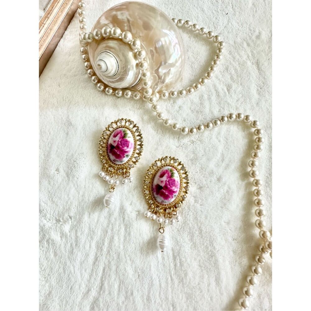 Elegant Gold and Pink Floral Earrings